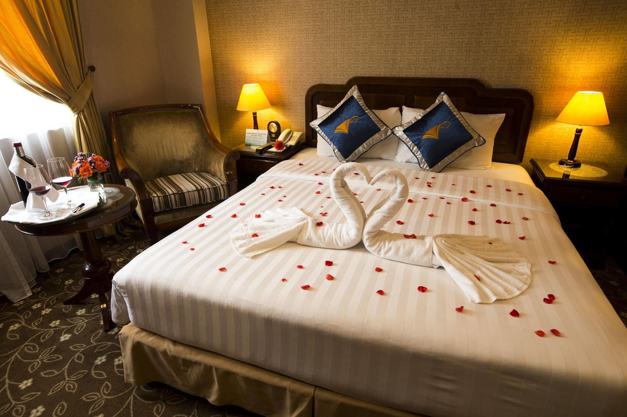 Adamas Hanoi Hotel Bagian luar foto